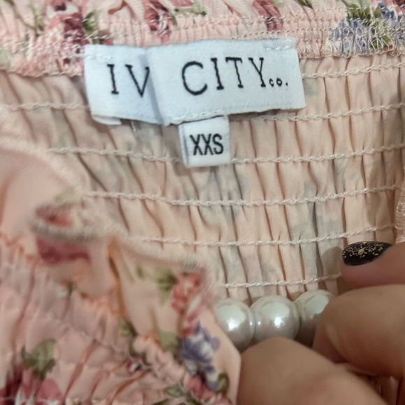 Ivy City Co Madeline Pink Floral Smocked Tiered Midi Dress SIZE XXS - Picture 4 of 6